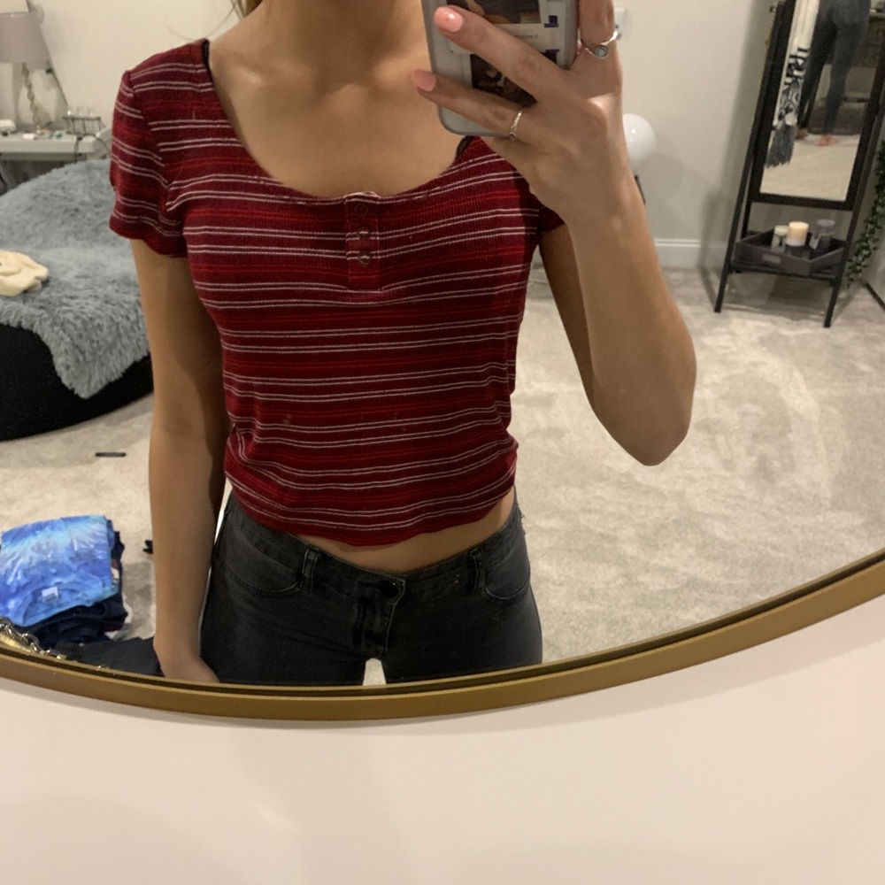 Striped red crop top - Picture 1 of 3